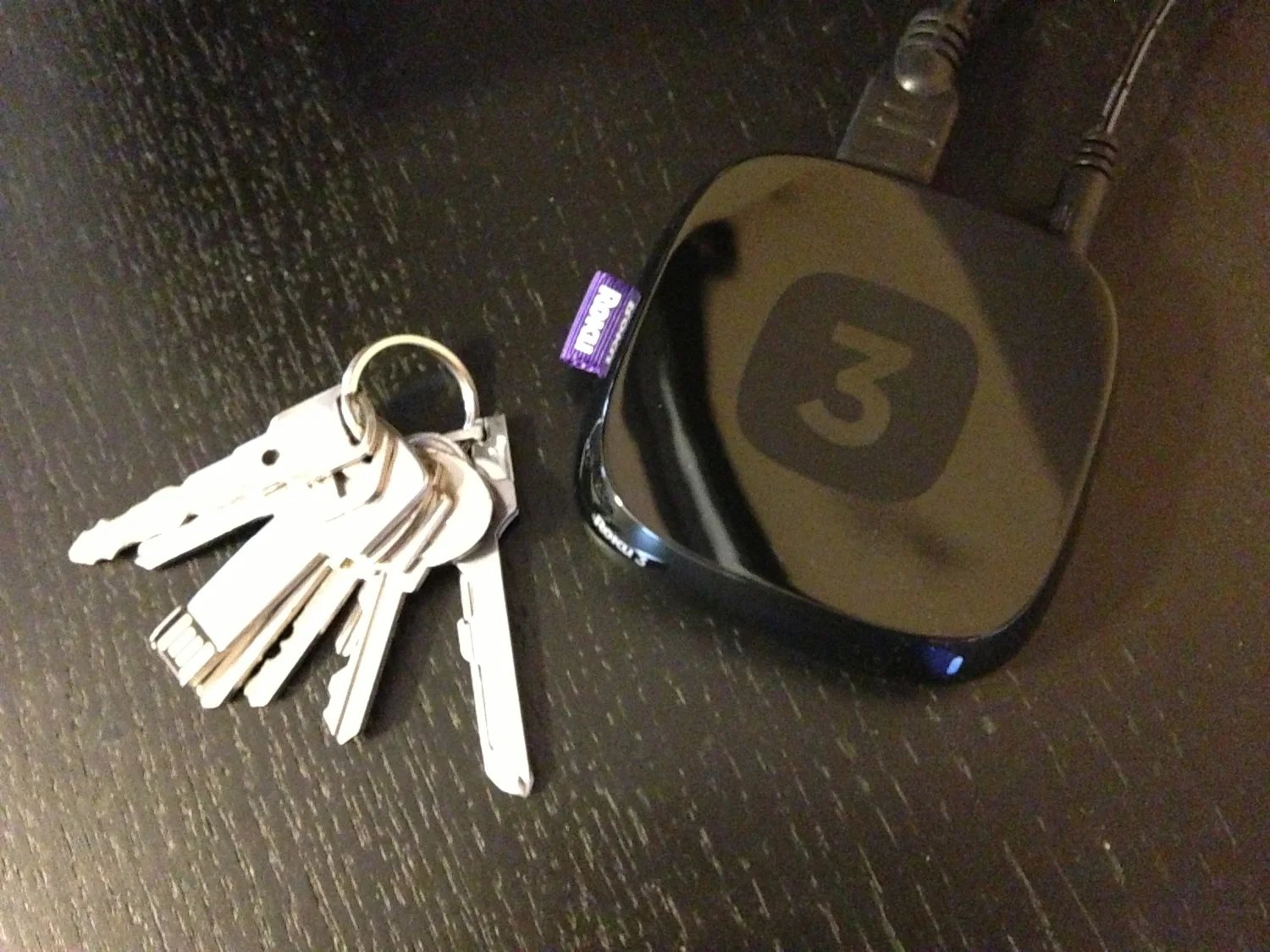 The Roku size as compared to come keys. It's quite small.&nbsp;